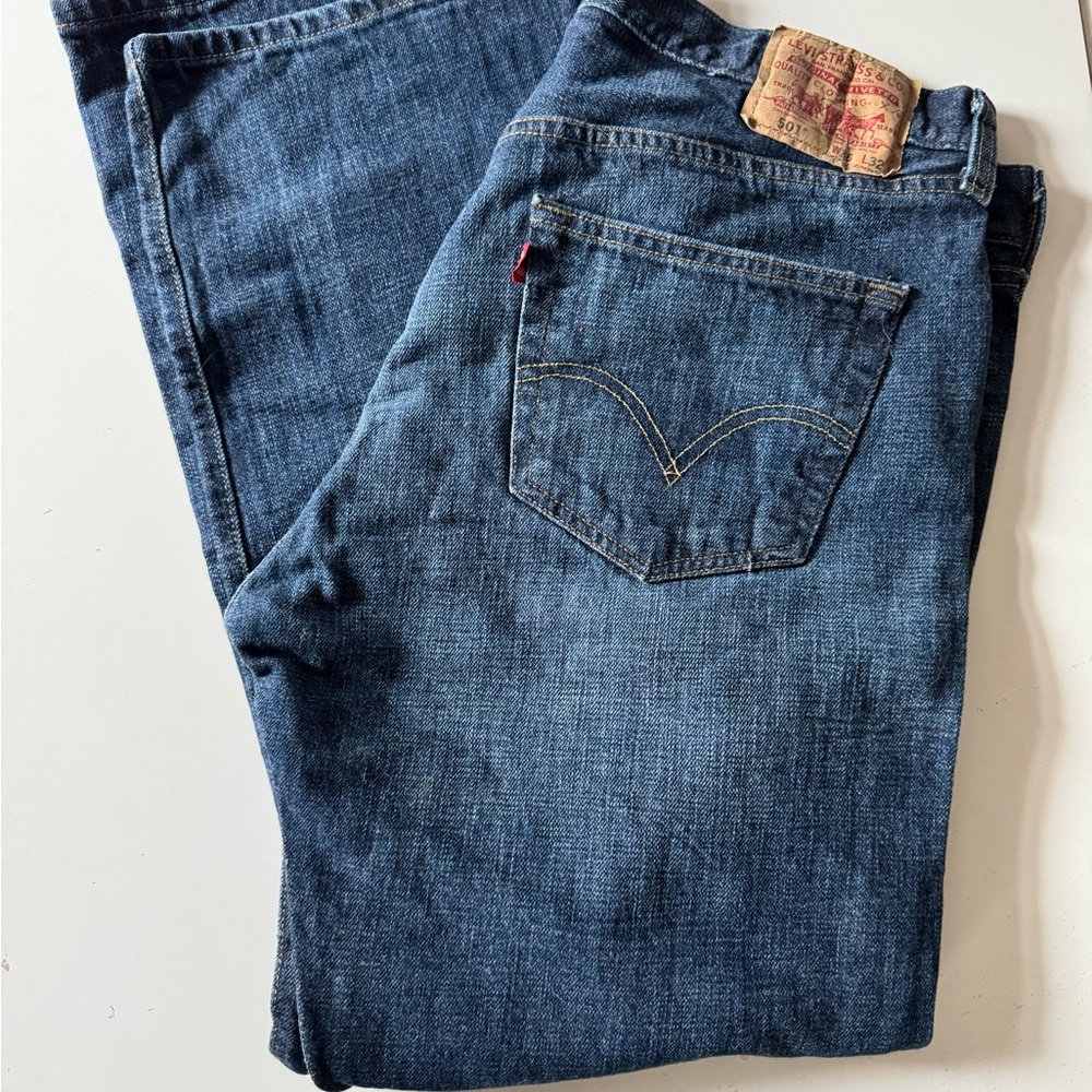 Levi's 501’s classic Straight Jeans Stonewashed 36/32 - Picture 2 of 6